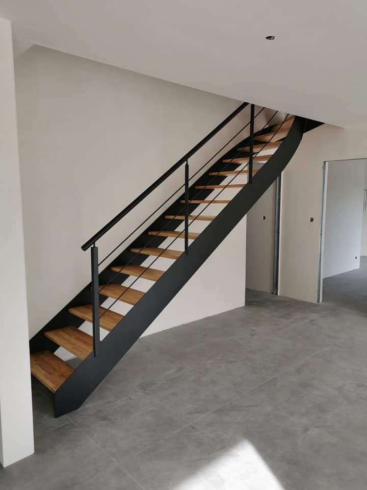 Escalier droit noir Vendée - ABEG