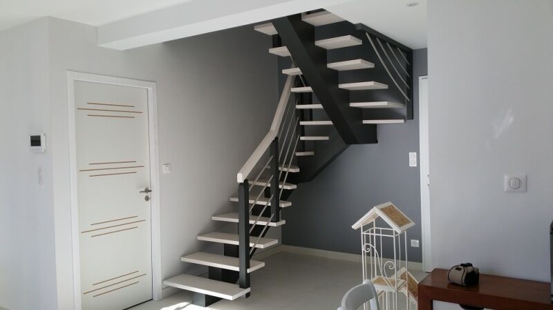 Escalier noir et blanc - ABEG